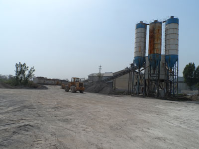 HZS120混凝土攪拌站施工現(xiàn)場