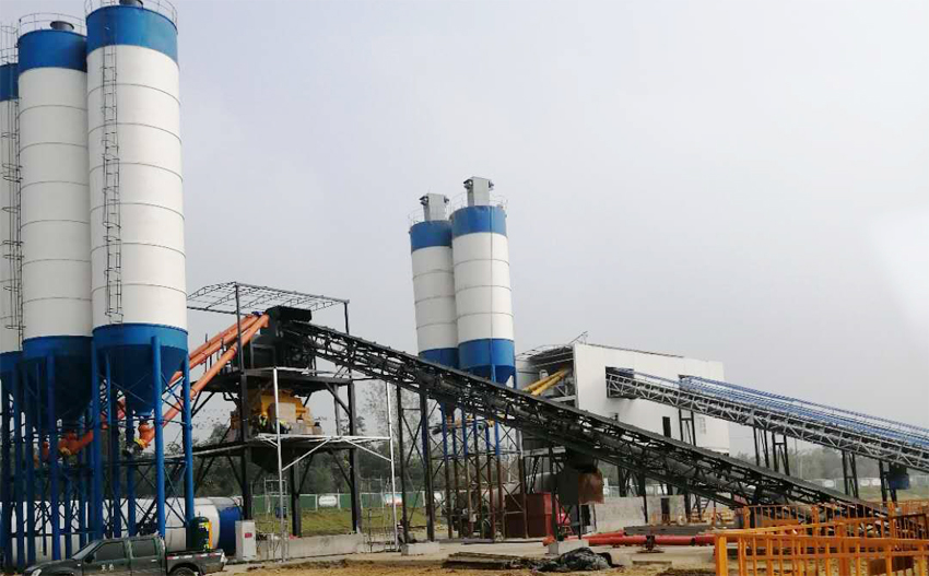 億立HZS180混凝土攪拌站在安徽六安安裝調(diào)試成功，準(zhǔn)備投產(chǎn)(圖文)
